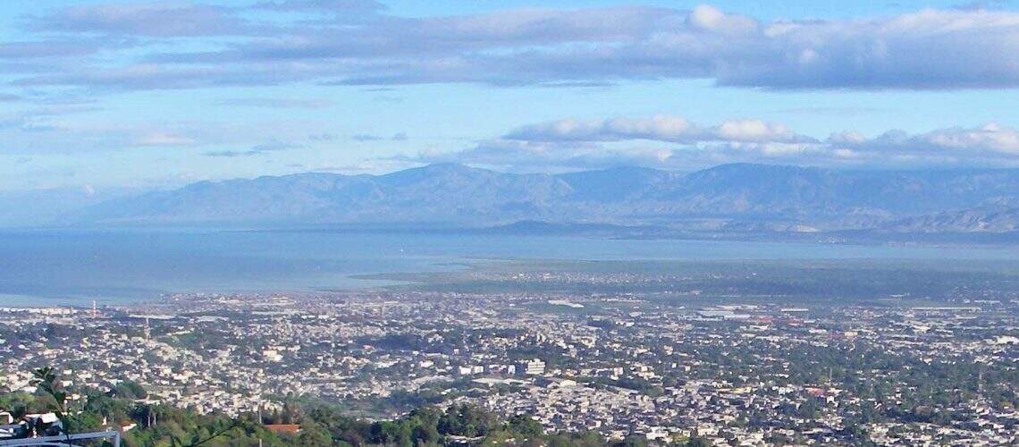 View_of_Port-au_Prince_from_Hotel_Montana_(cropped)